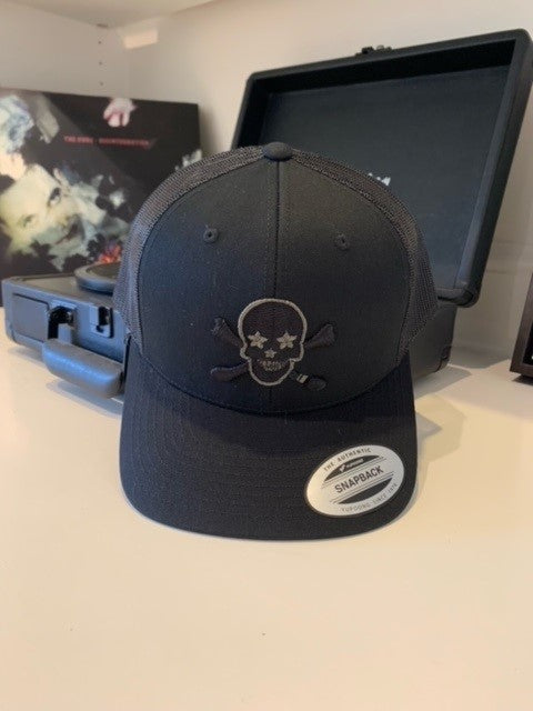 The Classic Trucker - Black/Chrome